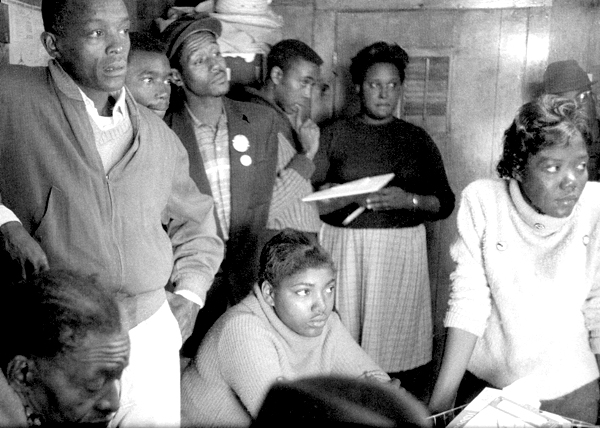 SNCC workers prepare to go to Belzoni in the Fall of 1963 to organize for the Freedom Vote. Courtesy of www.crmvet.org.